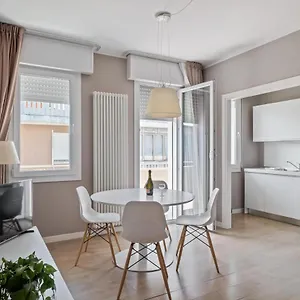 Myplace Porta San Giovanni Апартаменты