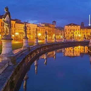 Appartement Palazzo Carpediem-prato Della Valle, Padua